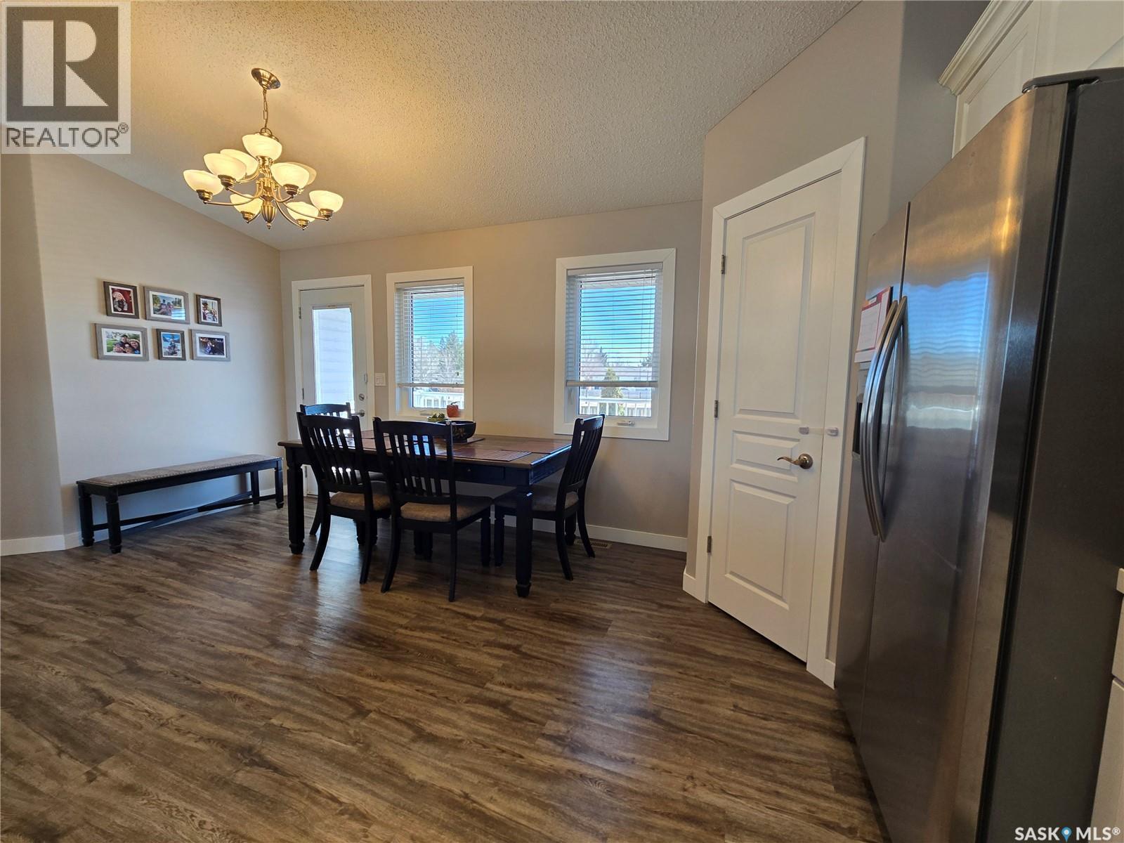 752 Mctaggart Drive, Weyburn, SK - Indoor Photo Showing Dining Room