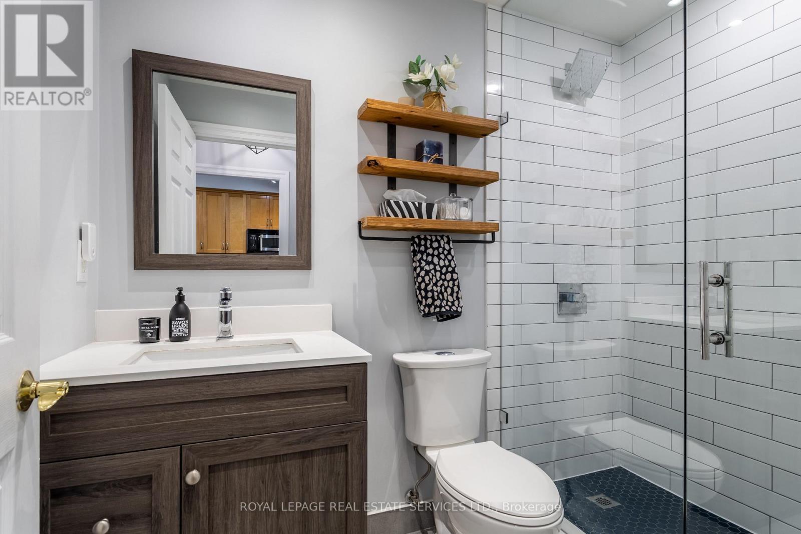 109 - 2083 Lake Shore Boulevard W, Toronto, ON - Indoor Photo Showing Bathroom