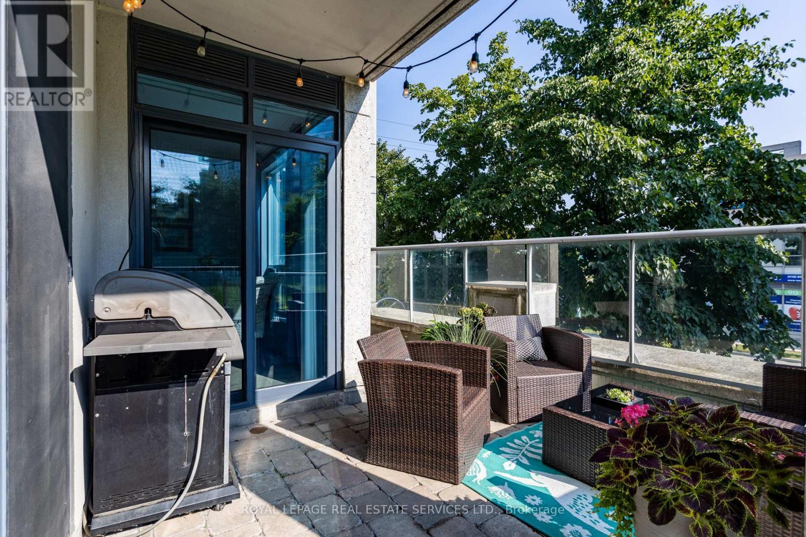 109 - 2083 Lake Shore Boulevard W, Toronto, ON - Outdoor With Exterior