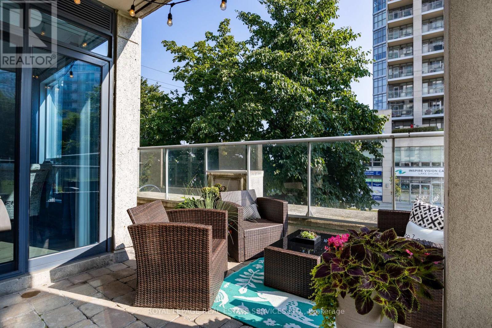 109 - 2083 Lake Shore Boulevard W, Toronto, ON - Outdoor With Exterior