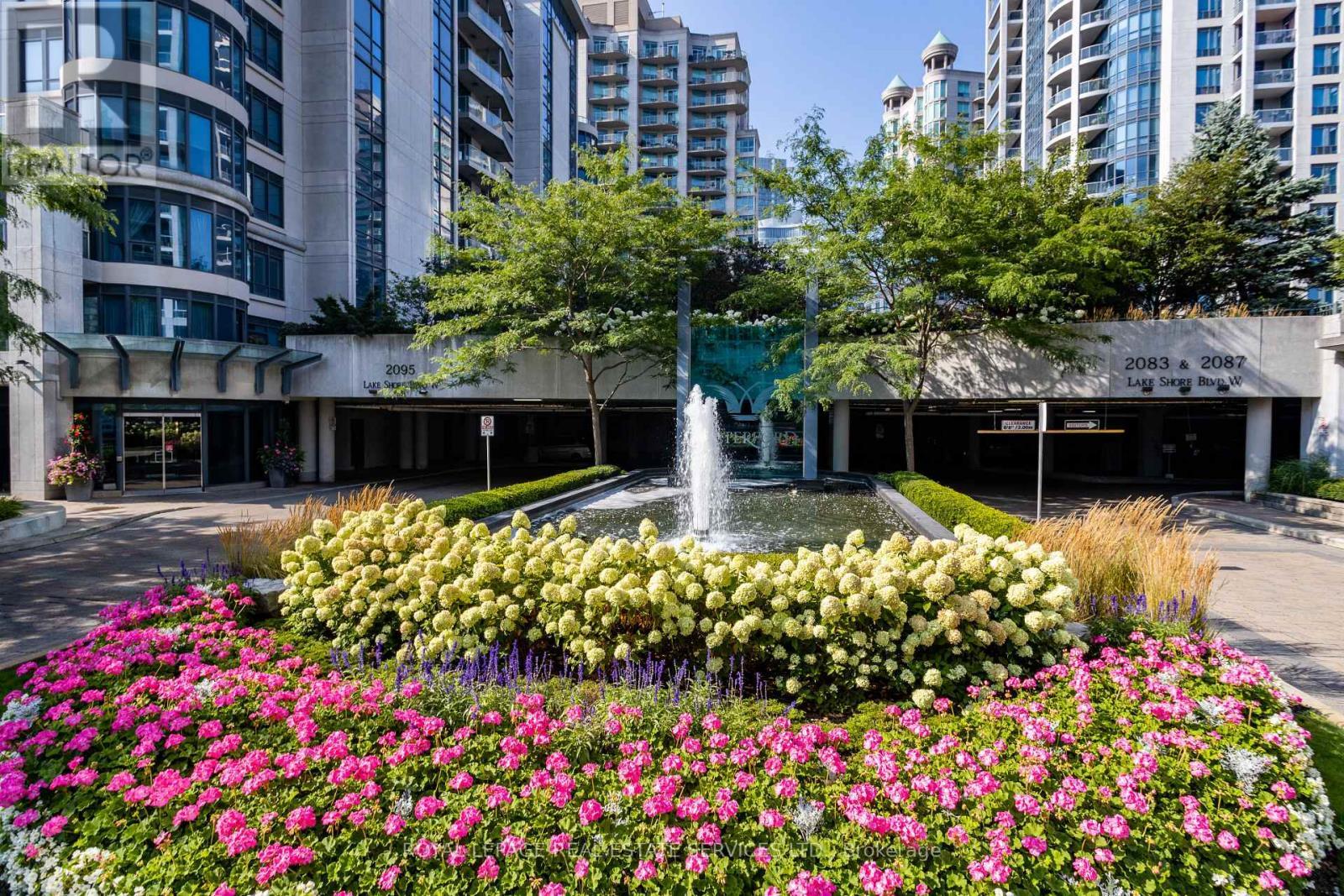 109 - 2083 Lake Shore Boulevard W, Toronto, ON - Outdoor With Facade