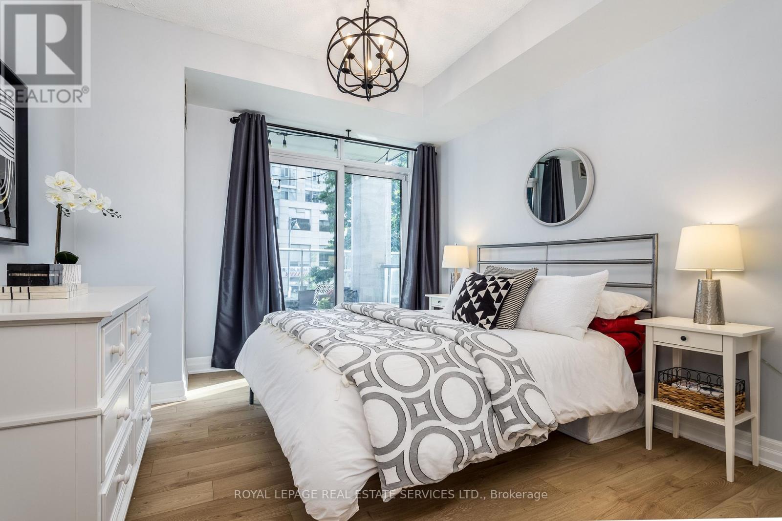 109 - 2083 Lake Shore Boulevard W, Toronto, ON - Indoor Photo Showing Bedroom