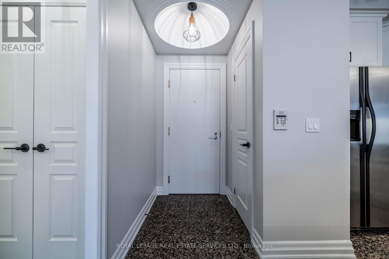 109 - 2083 Lake Shore Boulevard W, Toronto, ON - Indoor Photo Showing Other Room
