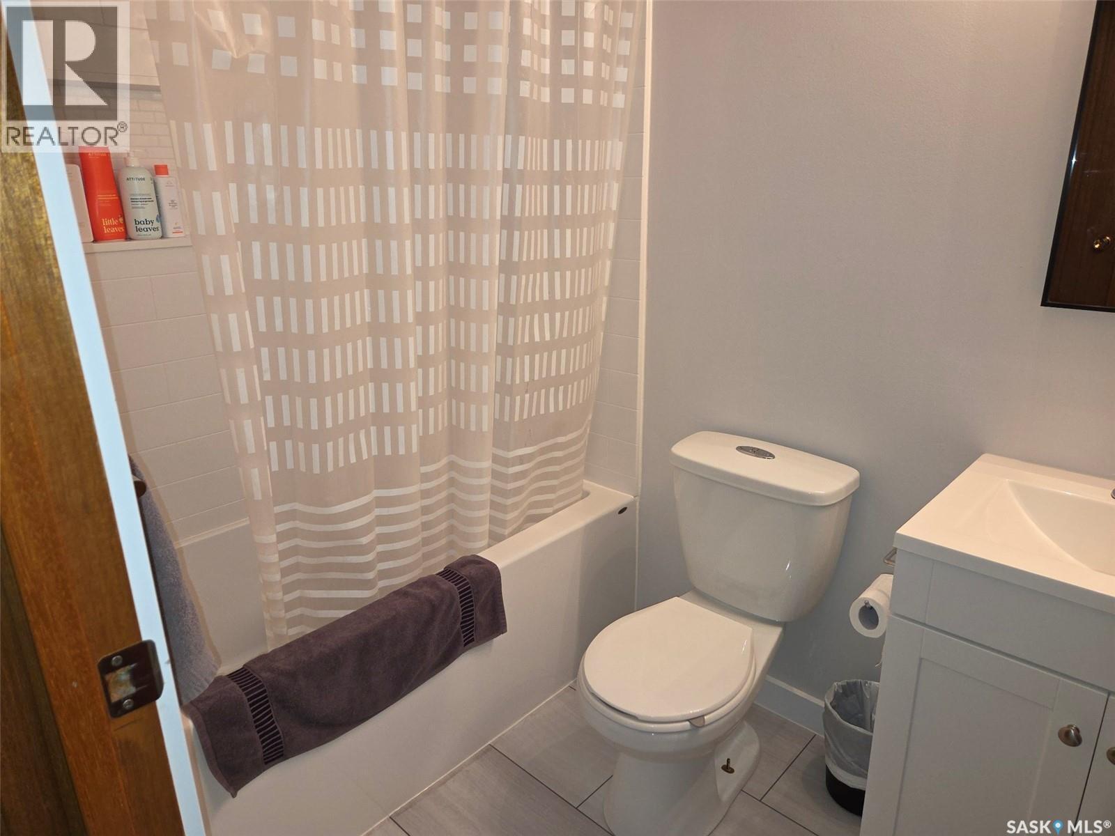 311 Wilkinson Crescent, Saskatoon, SK - Indoor Photo Showing Bathroom