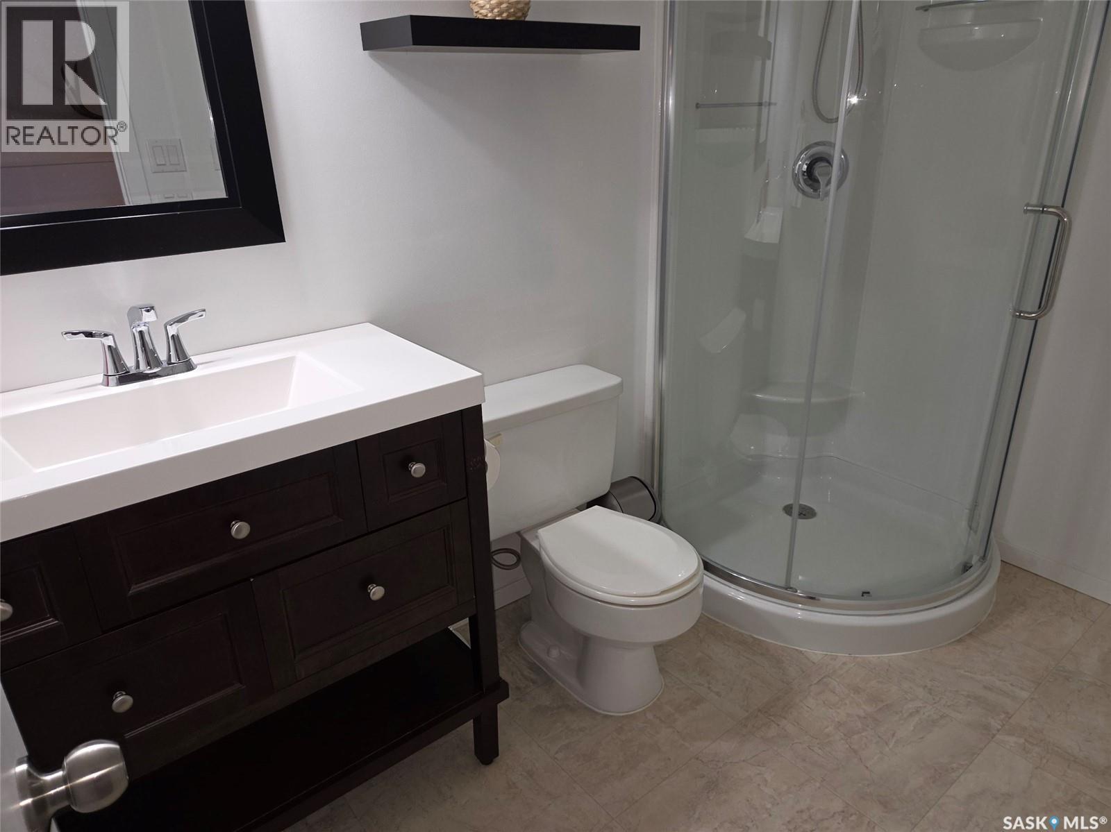 311 Wilkinson Crescent, Saskatoon, SK - Indoor Photo Showing Bathroom