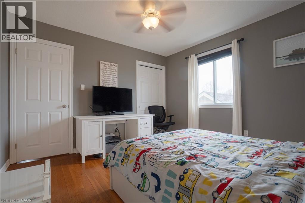 1723 Stackhouse Avenue, London, ON - Indoor Photo Showing Bedroom