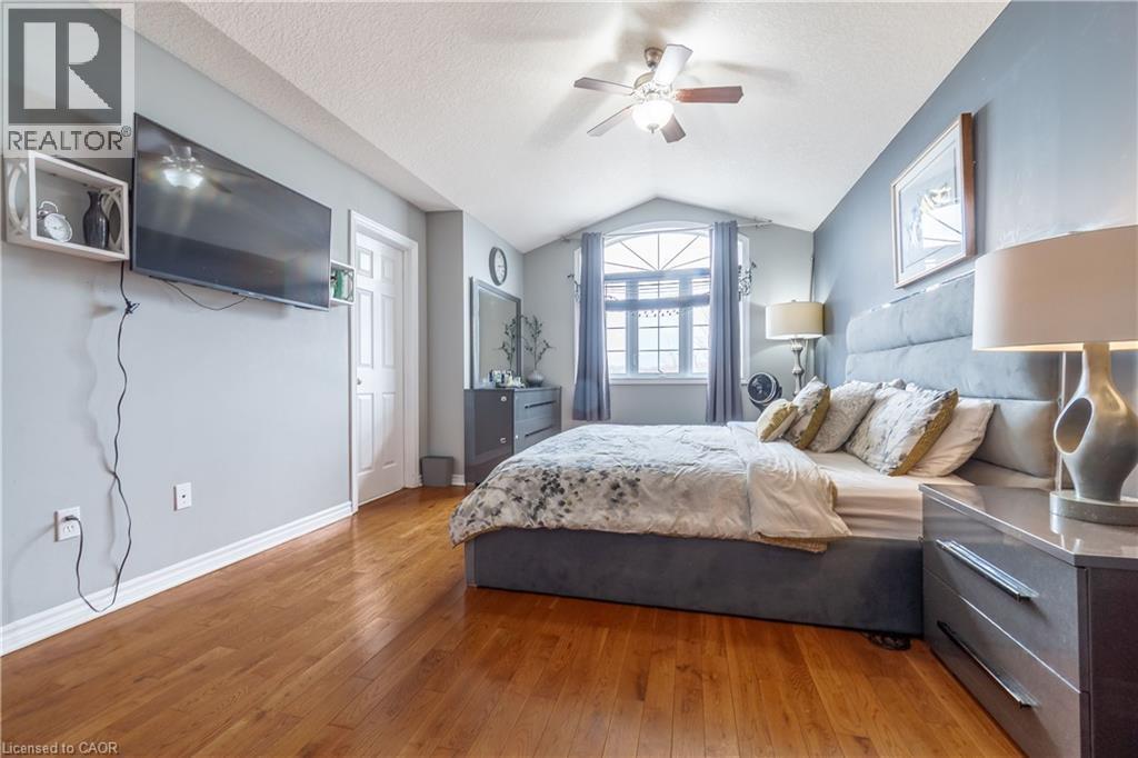 1723 Stackhouse Avenue, London, ON - Indoor Photo Showing Bedroom