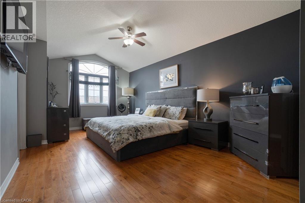 1723 Stackhouse Avenue, London, ON - Indoor Photo Showing Bedroom