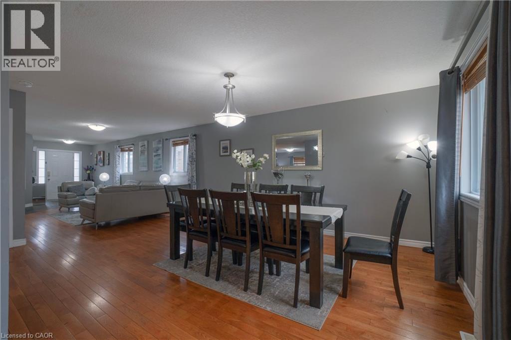 1723 Stackhouse Avenue, London, ON - Indoor Photo Showing Dining Room