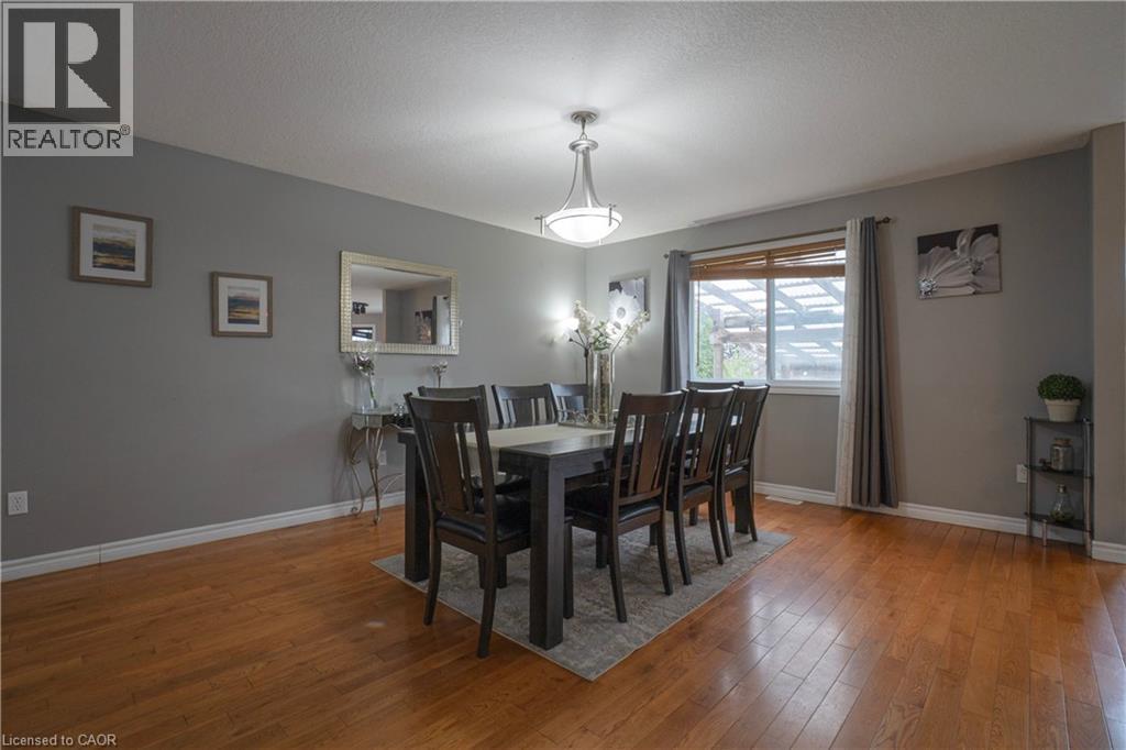 1723 Stackhouse Avenue, London, ON - Indoor Photo Showing Dining Room