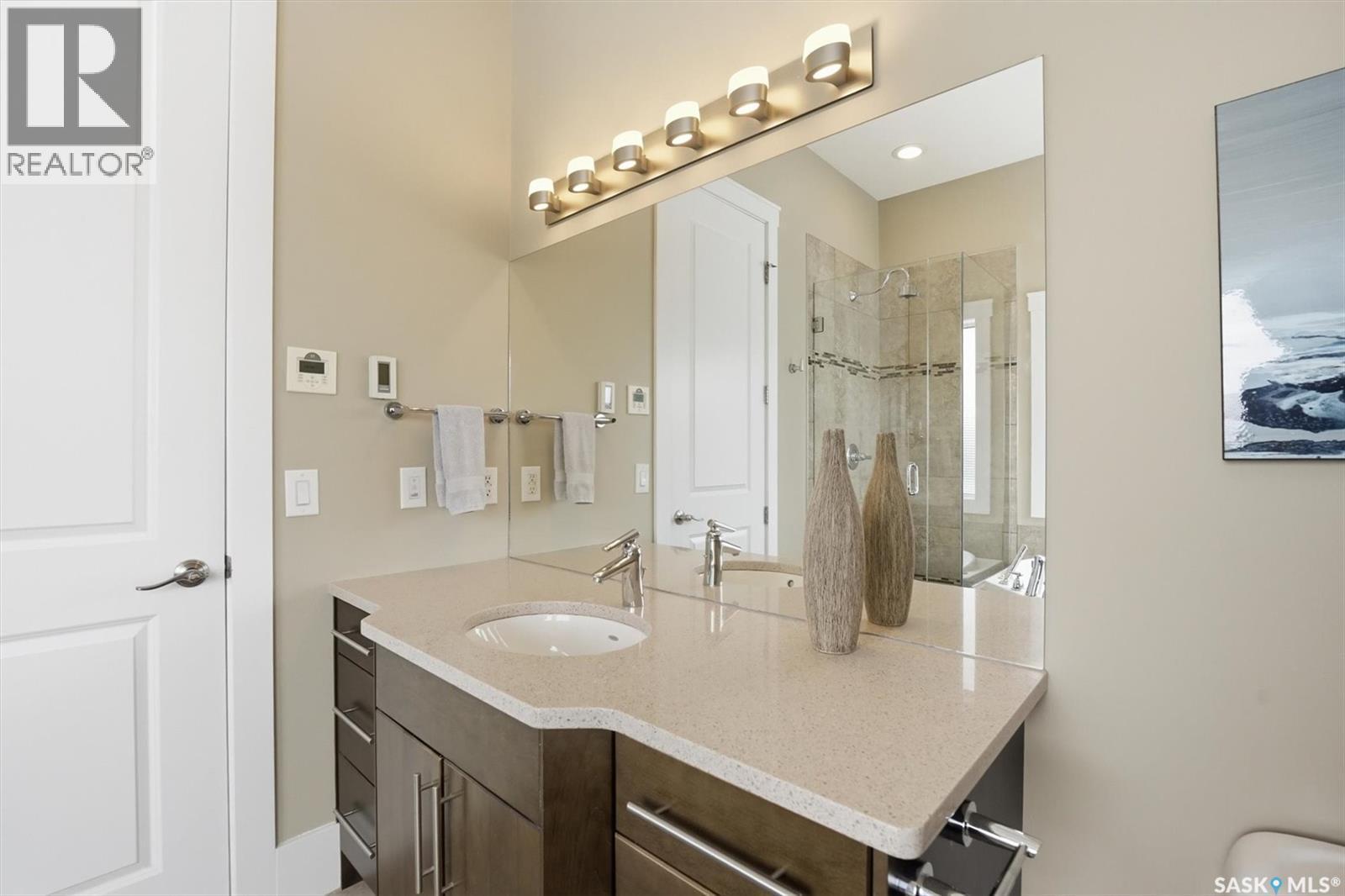511 Bennion Terrace, Saskatoon, SK - Indoor Photo Showing Bathroom