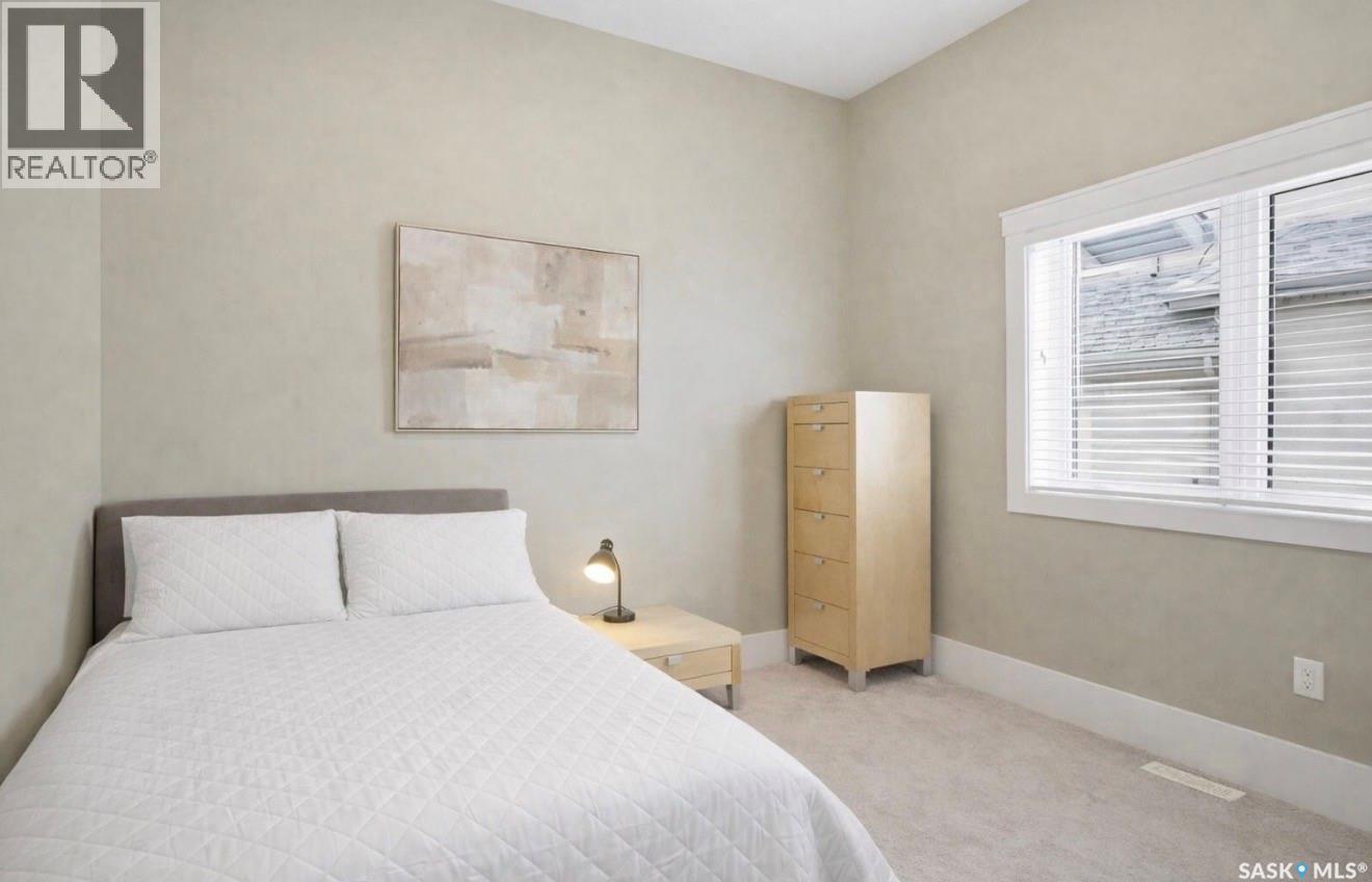 511 Bennion Terrace, Saskatoon, SK - Indoor Photo Showing Bedroom