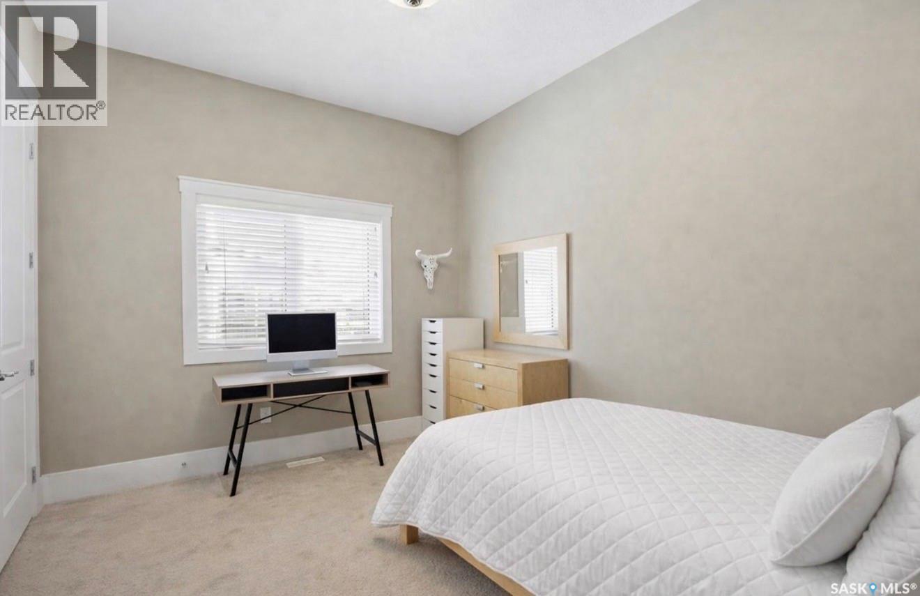 511 Bennion Terrace, Saskatoon, SK - Indoor Photo Showing Bedroom