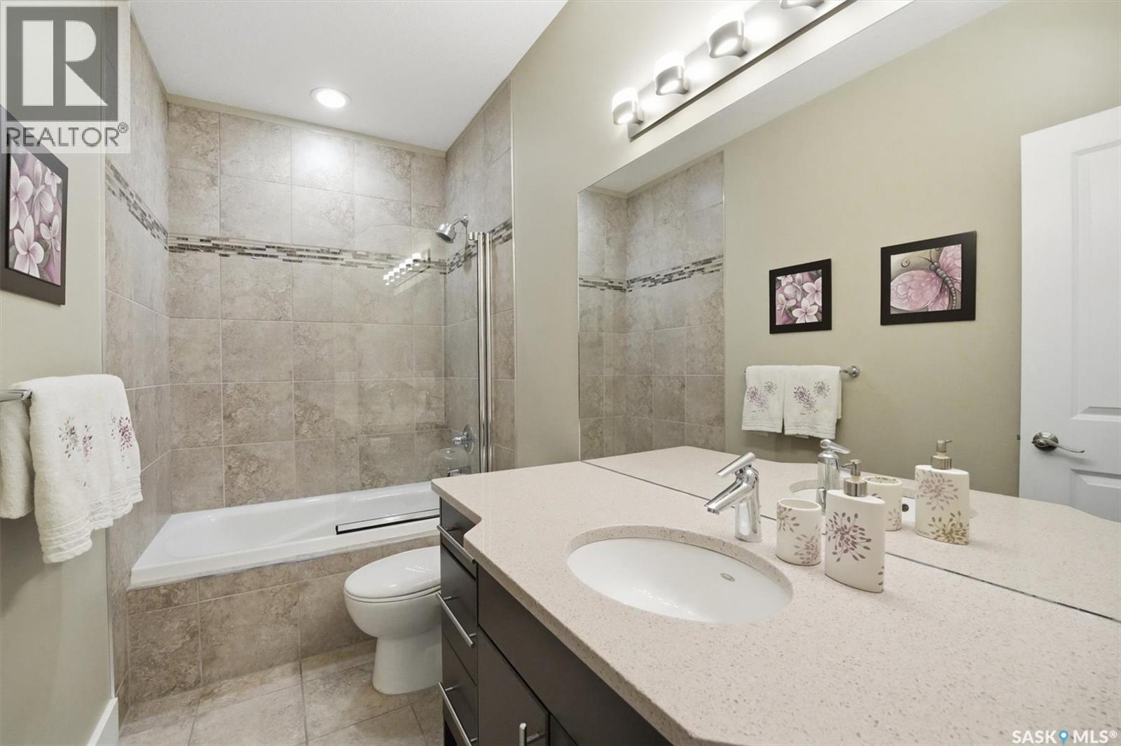 511 Bennion Terrace, Saskatoon, SK - Indoor Photo Showing Bathroom