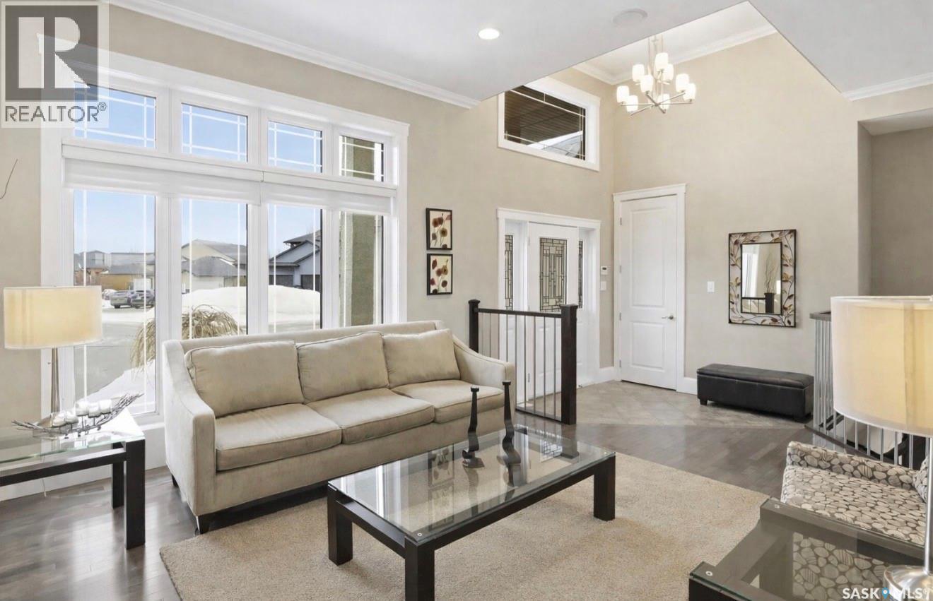 511 Bennion Terrace, Saskatoon, SK - Indoor Photo Showing Living Room