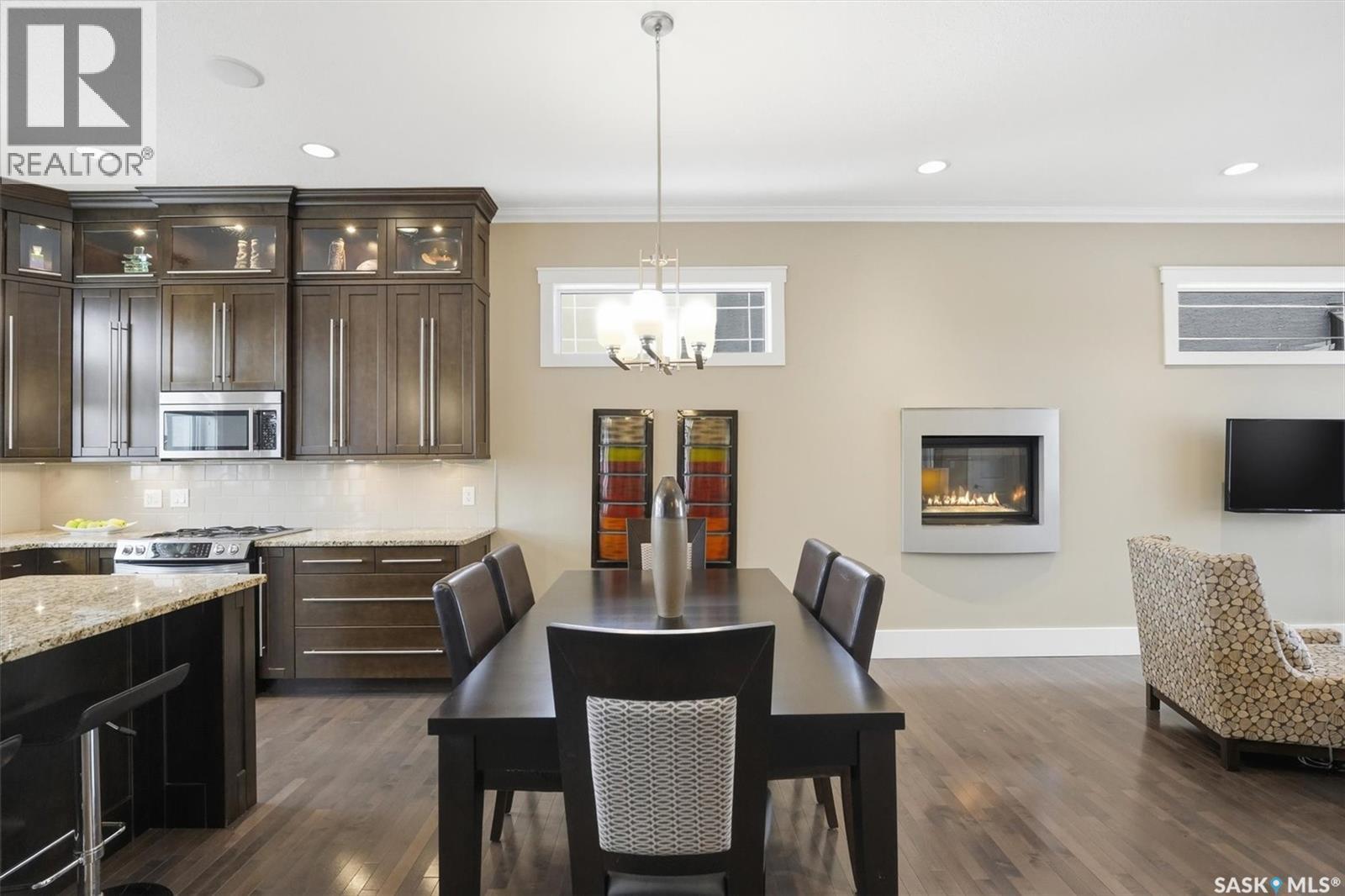 511 Bennion Terrace, Saskatoon, SK - Indoor With Fireplace