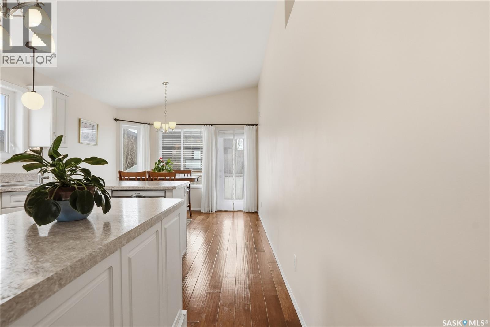 1019 Hunter Road, Saskatoon, SK - Indoor Photo Showing Kitchen