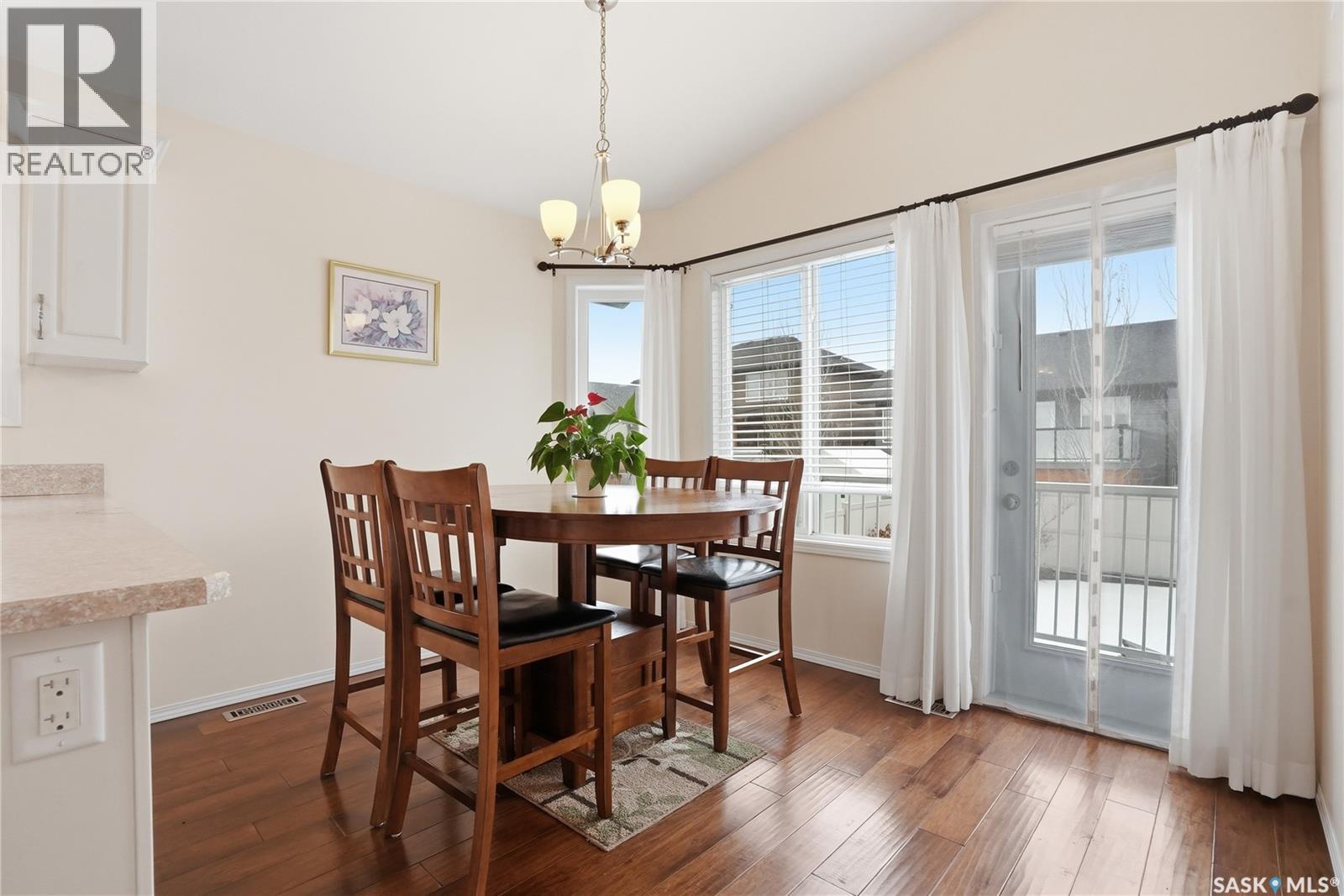 1019 Hunter Road, Saskatoon, SK - Indoor Photo Showing Dining Room