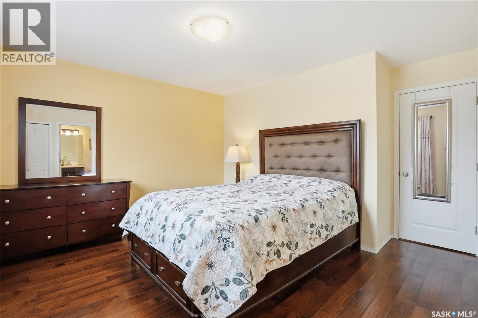 1019 Hunter Road, Saskatoon, SK - Indoor Photo Showing Bedroom