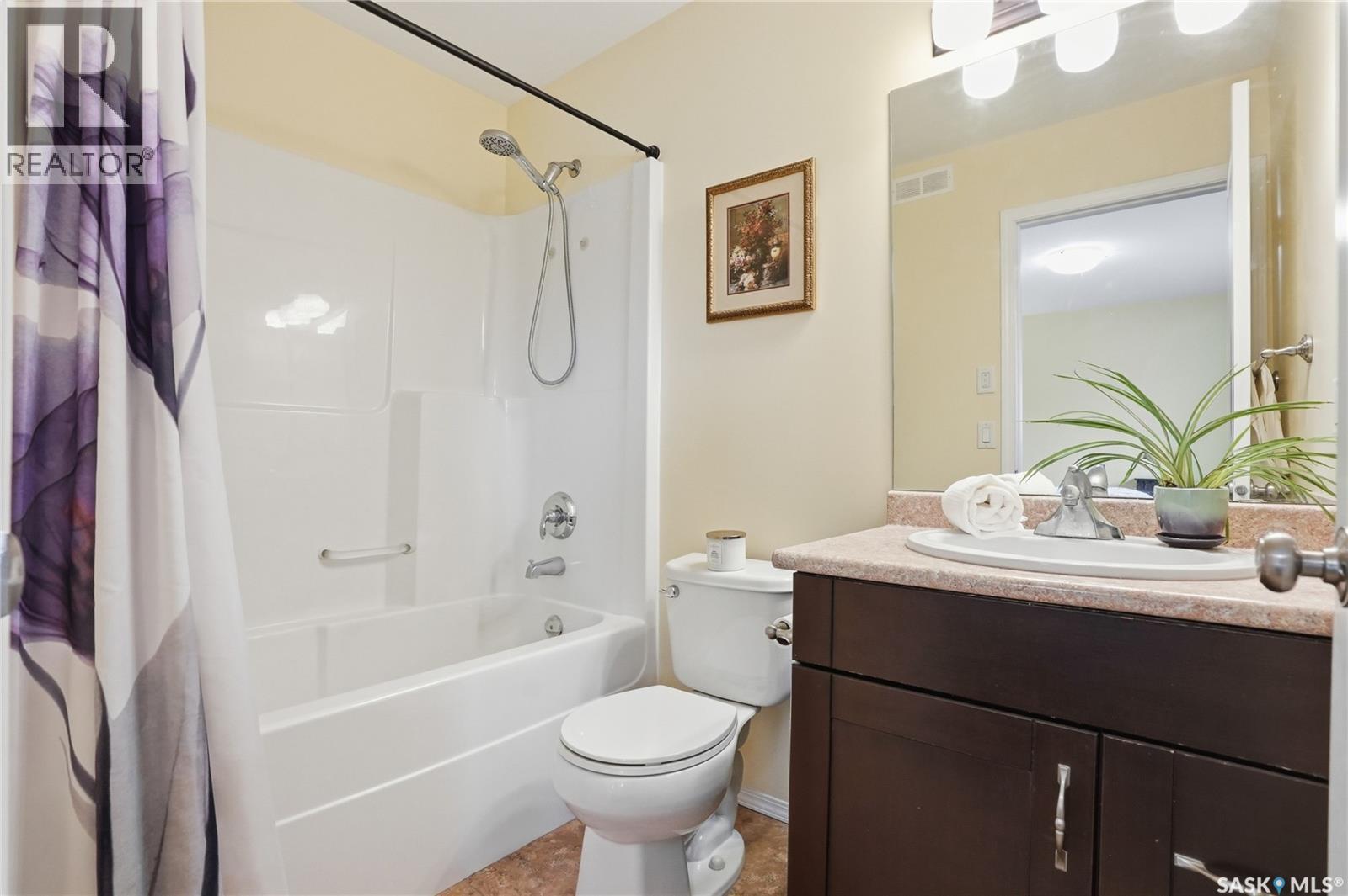 1019 Hunter Road, Saskatoon, SK - Indoor Photo Showing Bathroom