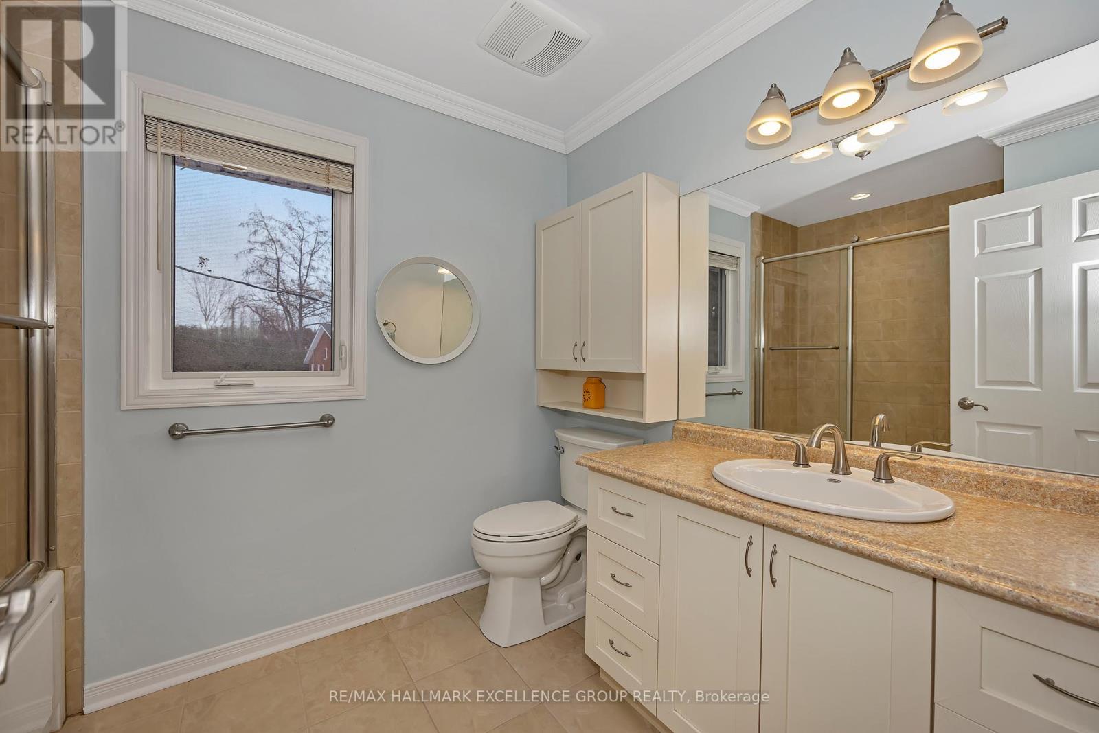 2691 Colman Street, Ottawa, ON - Indoor Photo Showing Bathroom