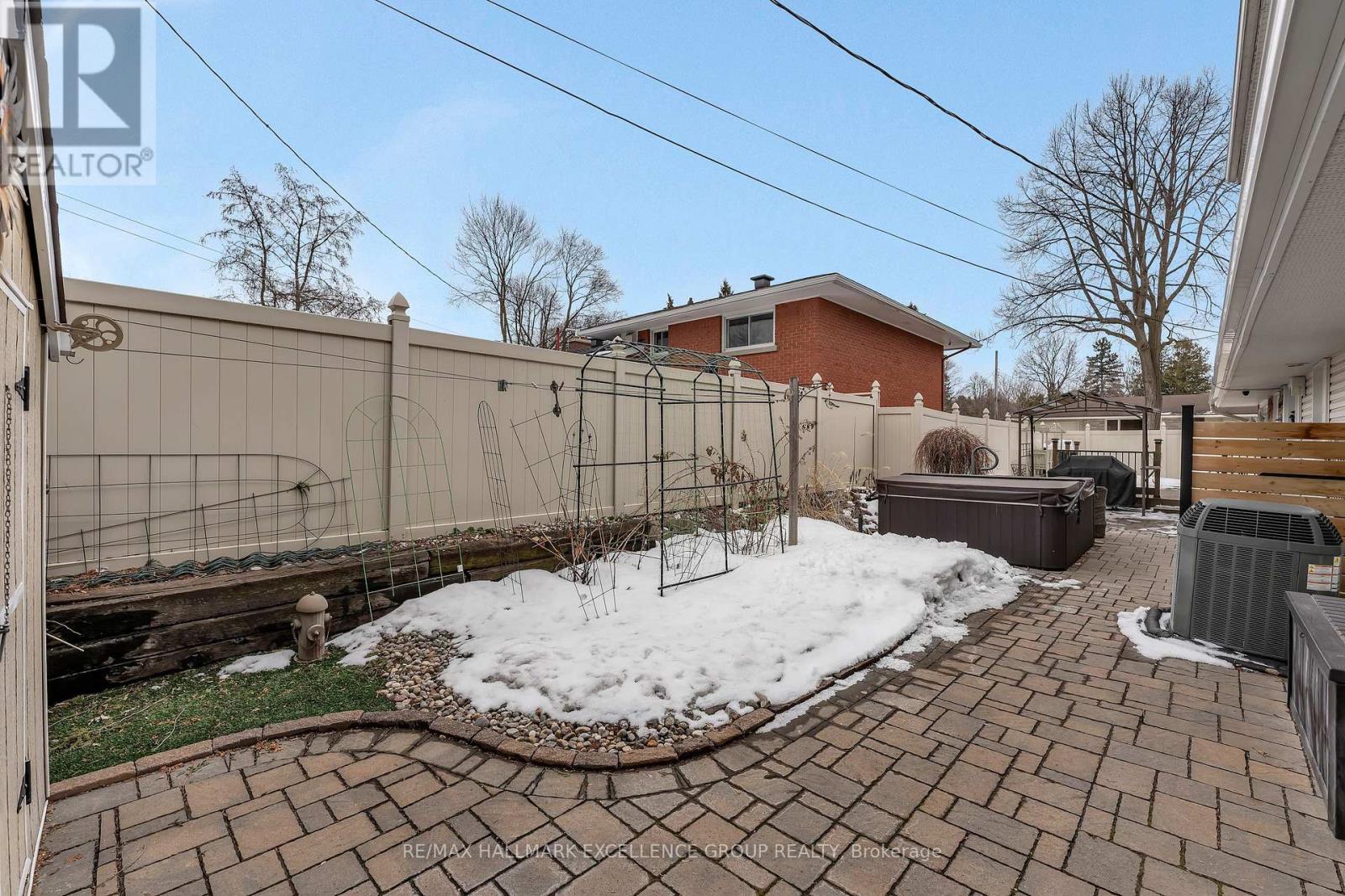 2691 Colman Street, Ottawa, ON - Outdoor