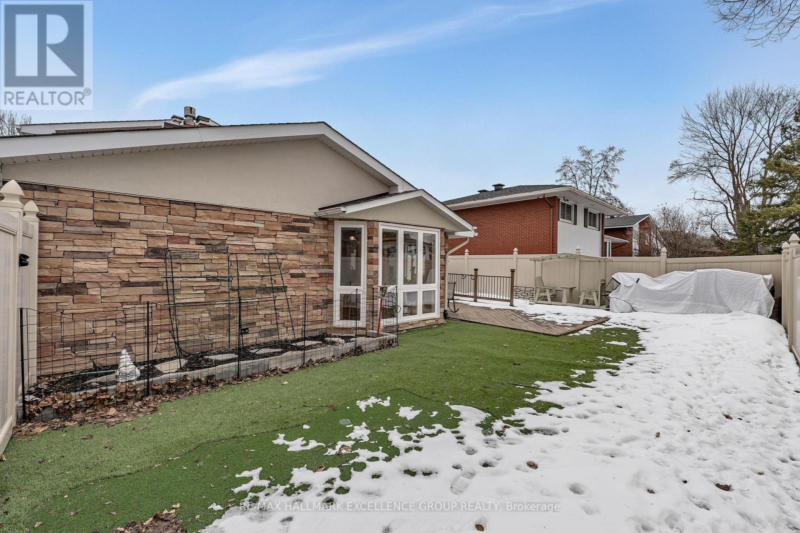 2691 Colman Street, Ottawa, ON - Outdoor