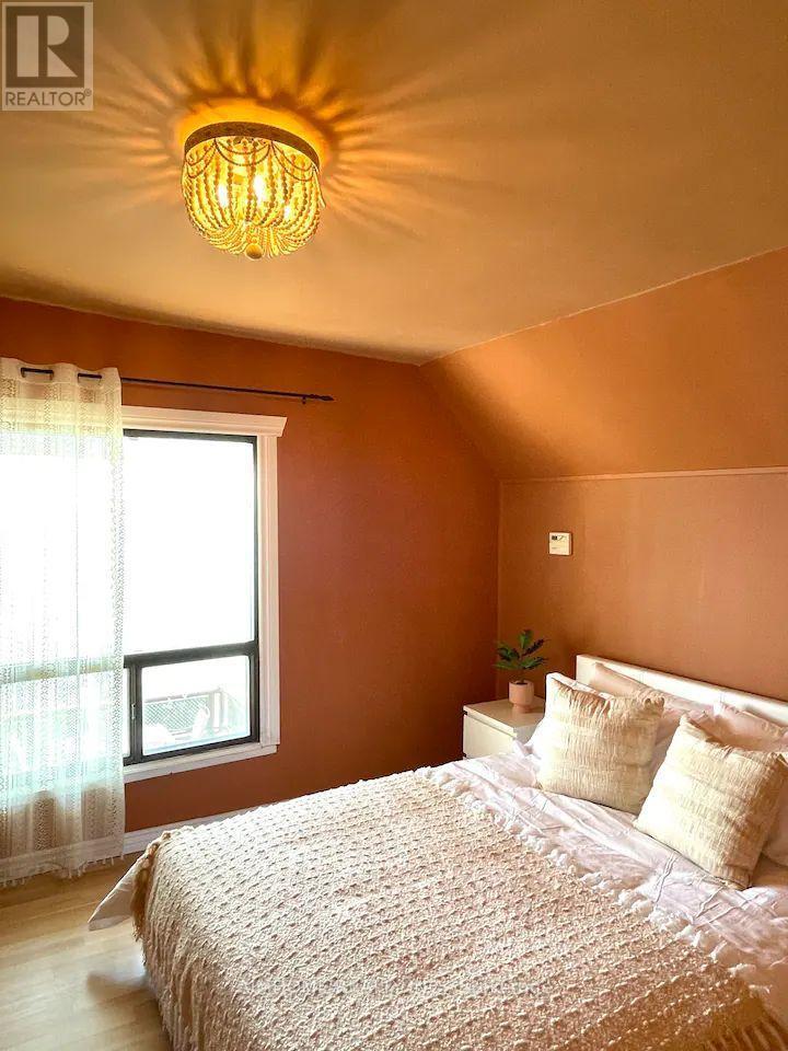 59 Muskoka Avenue, Oshawa, ON - Indoor Photo Showing Bedroom