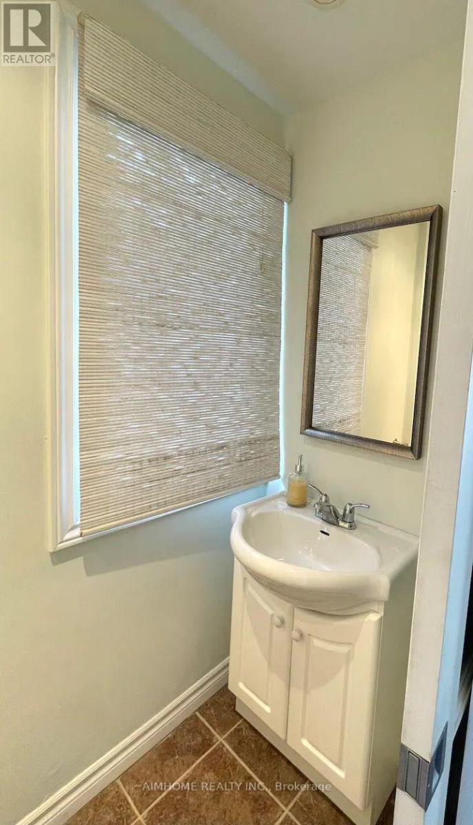 59 Muskoka Avenue, Oshawa, ON - Indoor Photo Showing Bathroom