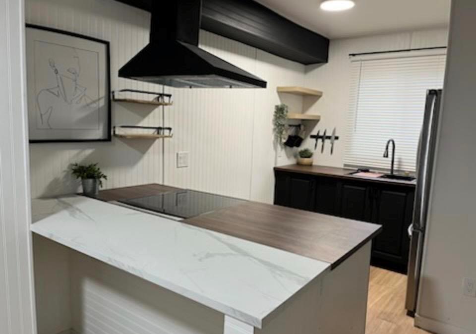 9 Stinson Avenue, Winnipeg, MB - Indoor Photo Showing Kitchen