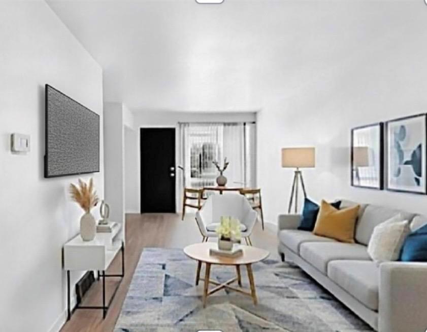 9 Stinson Avenue, Winnipeg, MB - Indoor Photo Showing Living Room