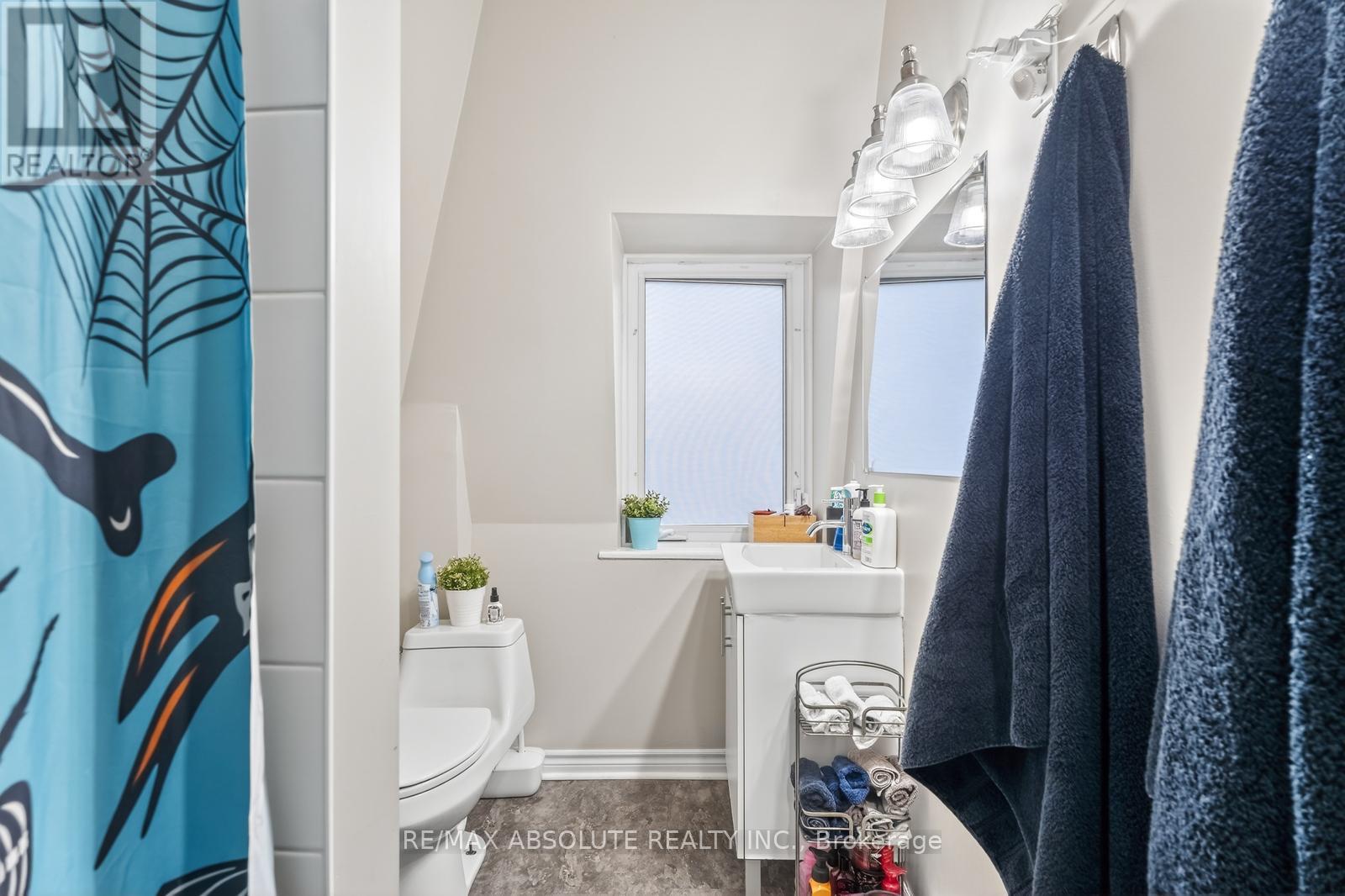 231 Bell Street N, Ottawa, ON - Indoor Photo Showing Bathroom