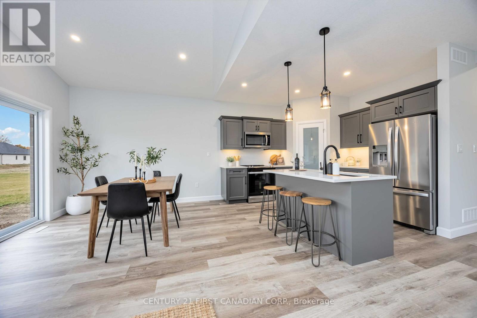 9 Postma Crescent, North Middlesex (Ailsa Craig), ON - Indoor