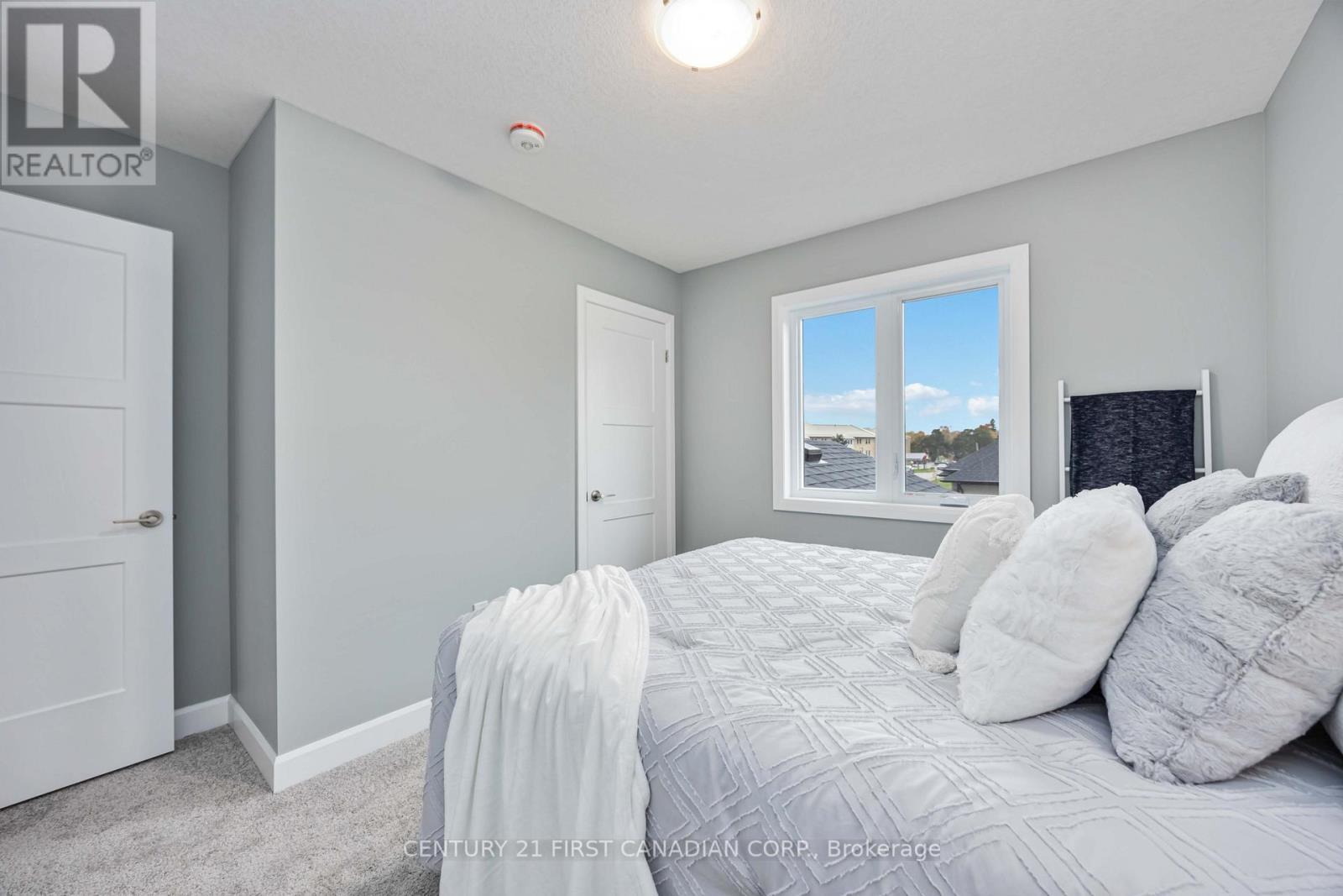 9 Postma Crescent, North Middlesex (Ailsa Craig), ON - Indoor Photo Showing Bedroom