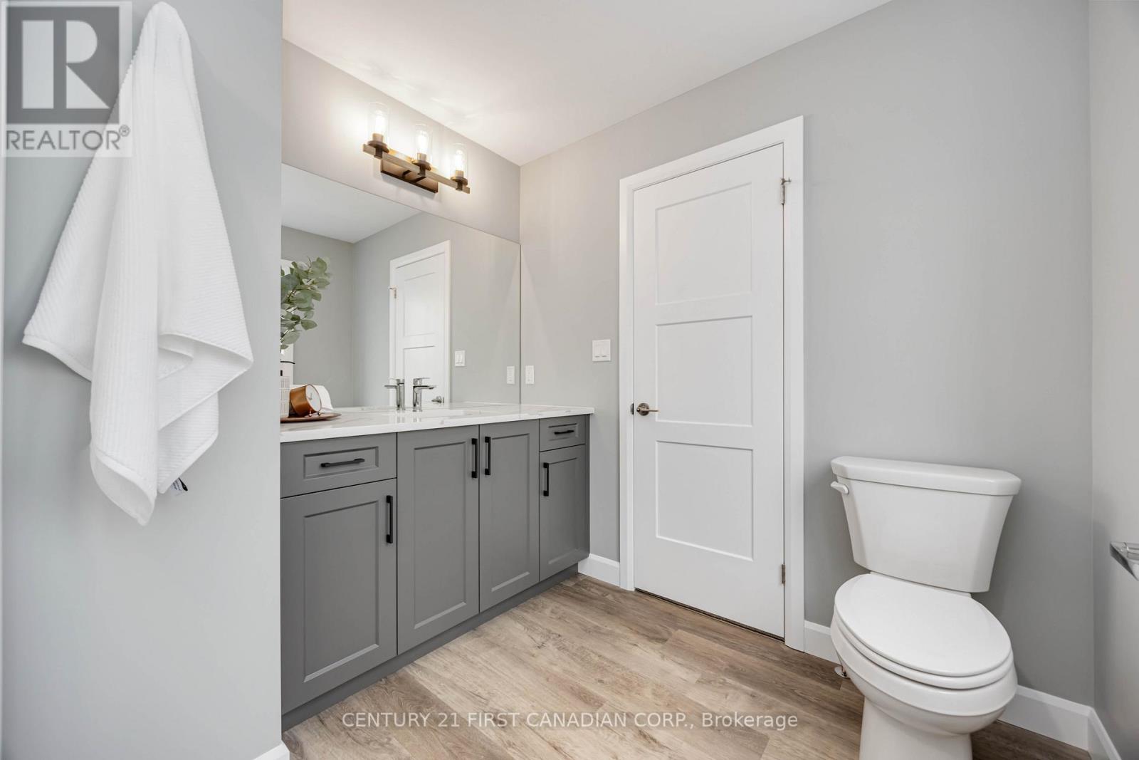 9 Postma Crescent, North Middlesex (Ailsa Craig), ON - Indoor Photo Showing Bathroom