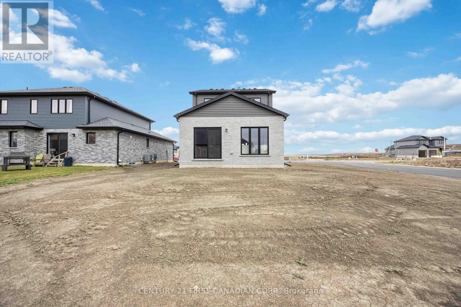 9 Postma Crescent, North Middlesex (Ailsa Craig), ON - Outdoor