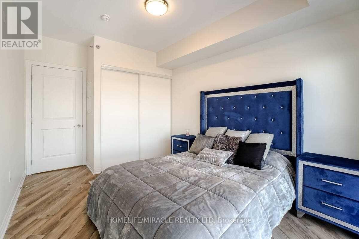 602 - 560 North Service Road, Grimsby, ON - Indoor Photo Showing Bedroom