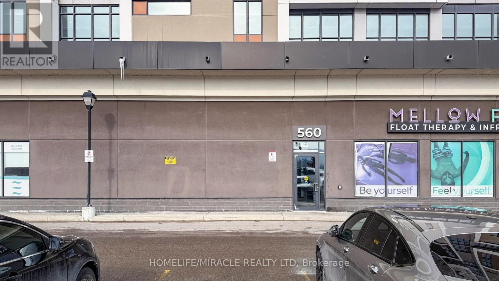 602 - 560 North Service Road, Grimsby, ON - Indoor Photo Showing Garage