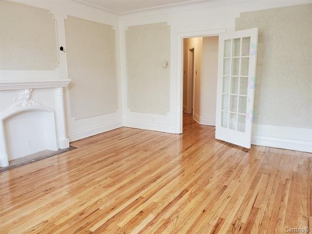 Living Room - 15-811 Av. Davaar, Montréal (Outremont), QC - Indoor Photo Showing Other Room