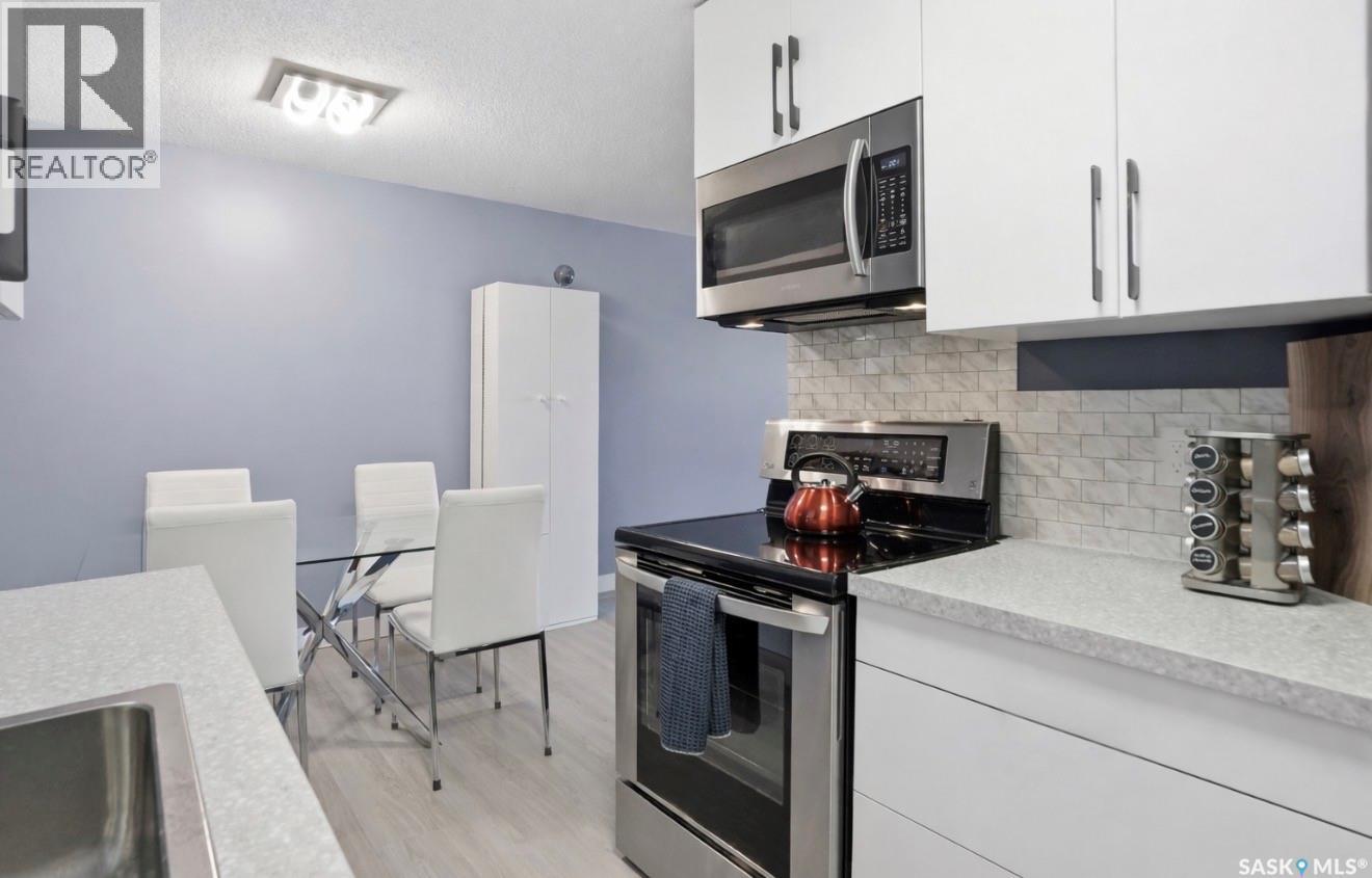 135 310 Stillwater Drive, Saskatoon, SK - Indoor Photo Showing Kitchen