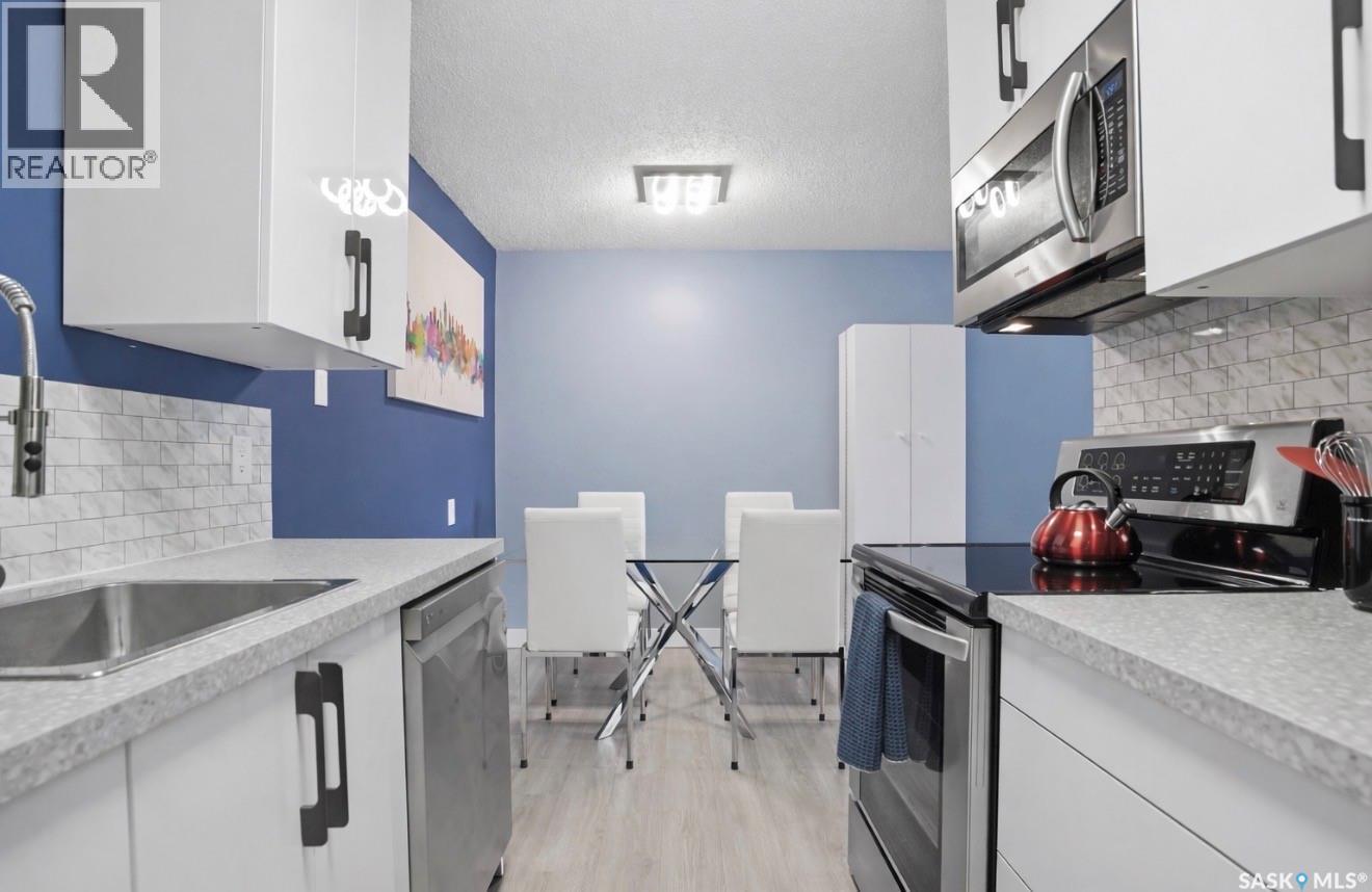 135 310 Stillwater Drive, Saskatoon, SK - Indoor Photo Showing Kitchen