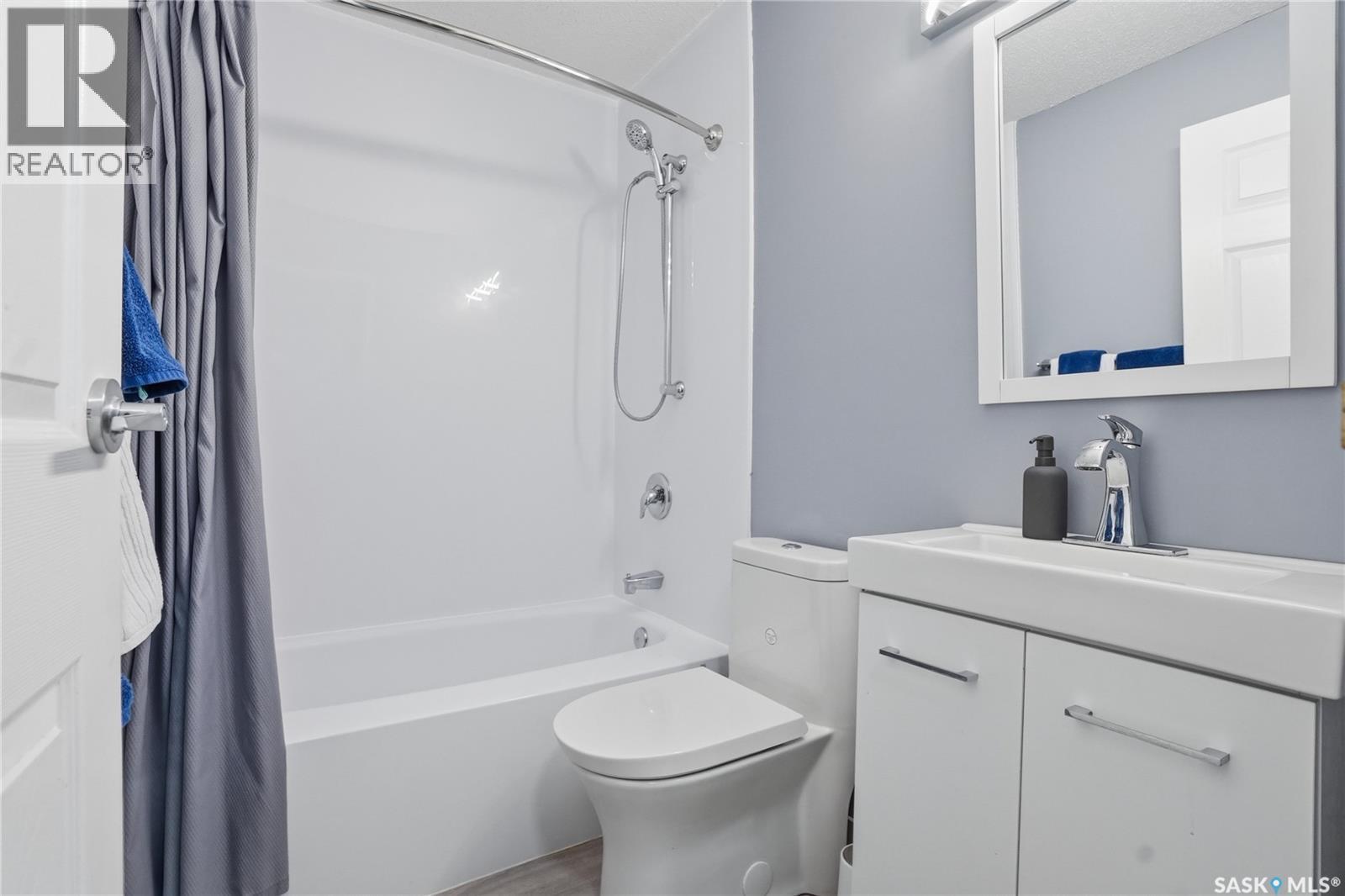 135 310 Stillwater Drive, Saskatoon, SK - Indoor Photo Showing Bathroom