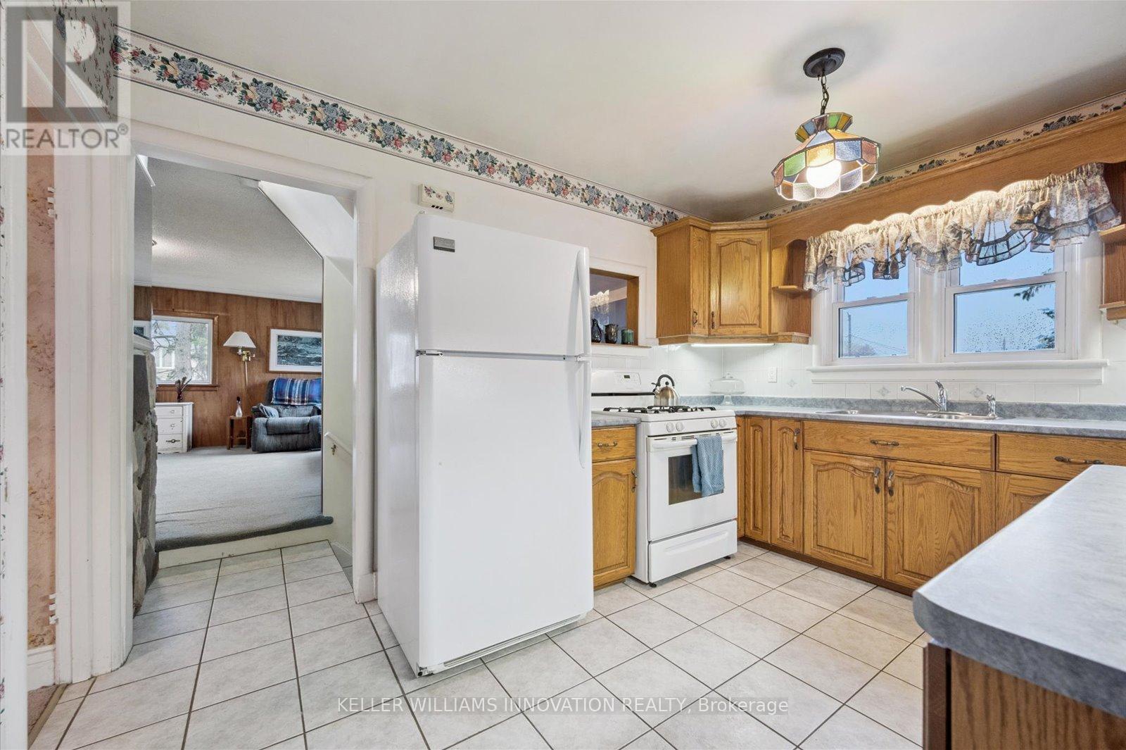 273 Thaler Avenue, Kitchener, ON - Indoor Photo Showing Kitchen