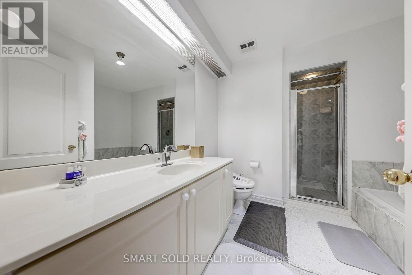 84 - 190 Harding Boulevard W, Richmond Hill, ON - Indoor Photo Showing Bathroom