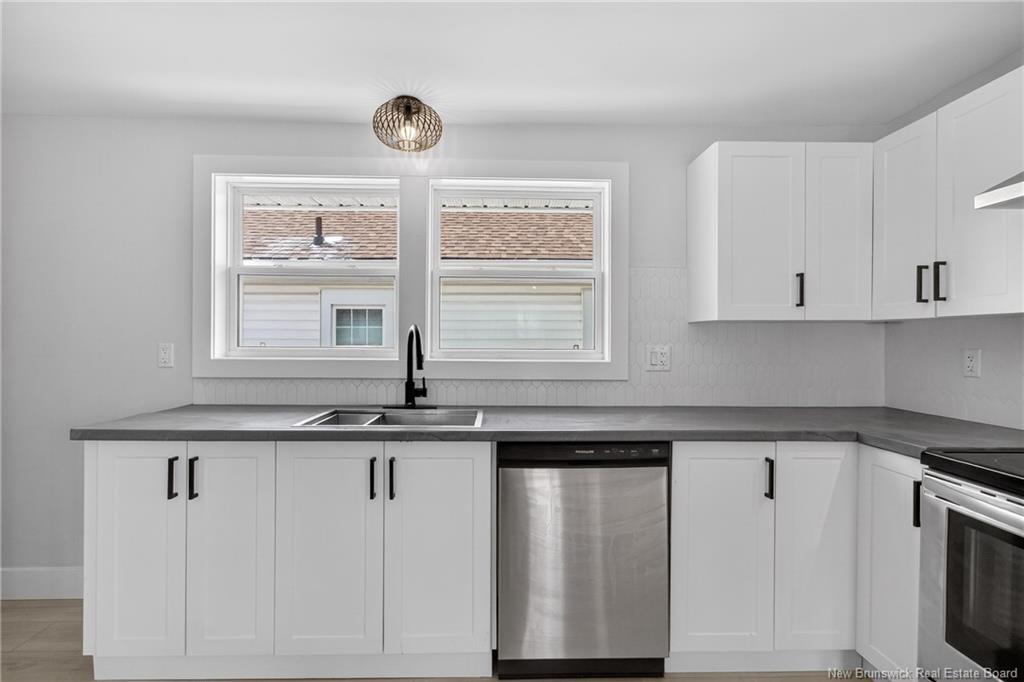 6 Kenmore Dr, Moncton, NB