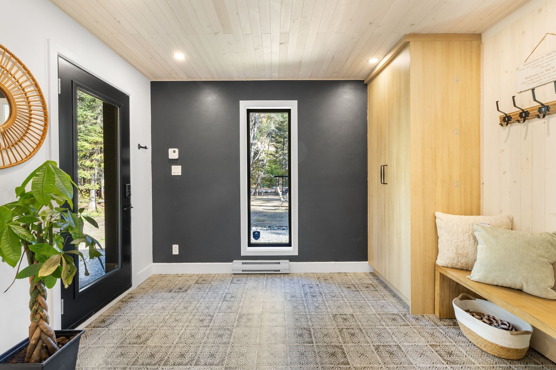Mud Room - 50 Rue Des Cougars, Saint-Côme, QC - Indoor Photo Showing Other Room