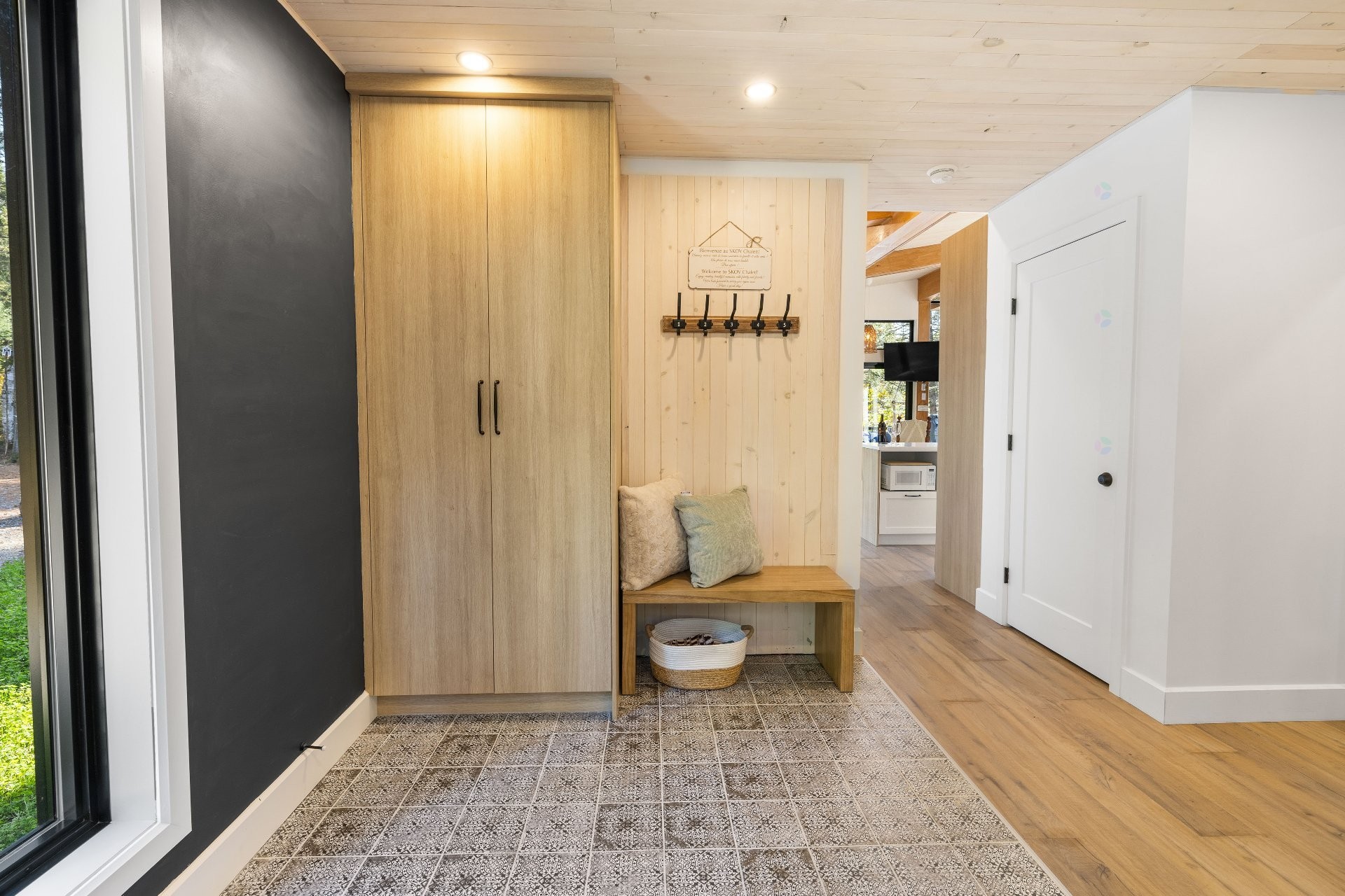 Mud Room - 50 Rue Des Cougars, Saint-Côme, QC - Indoor Photo Showing Other Room