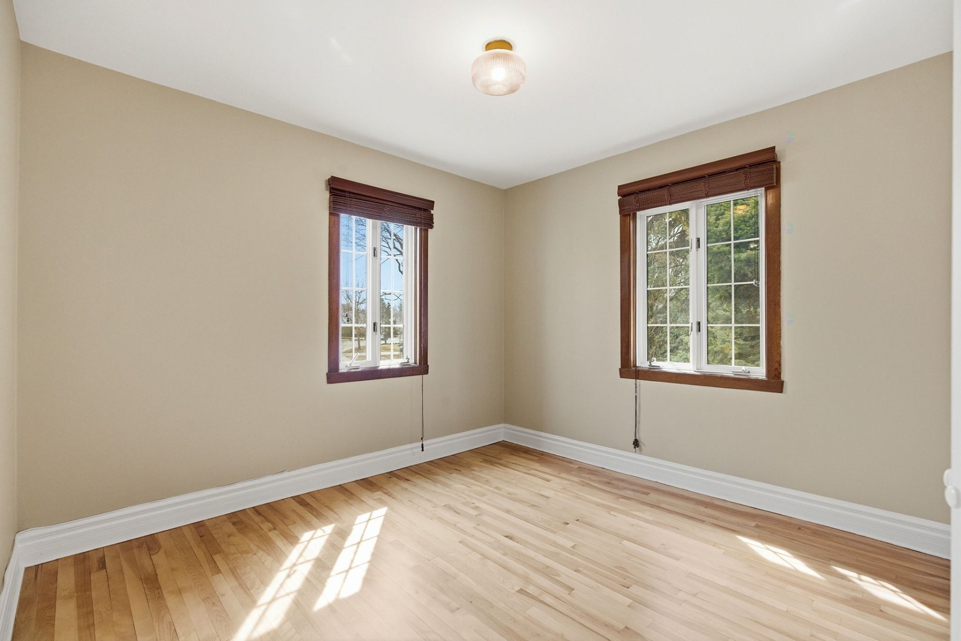 Chambre à coucher - 138 Av. Highfield, Mont-Royal, QC - Indoor Photo Showing Other Room