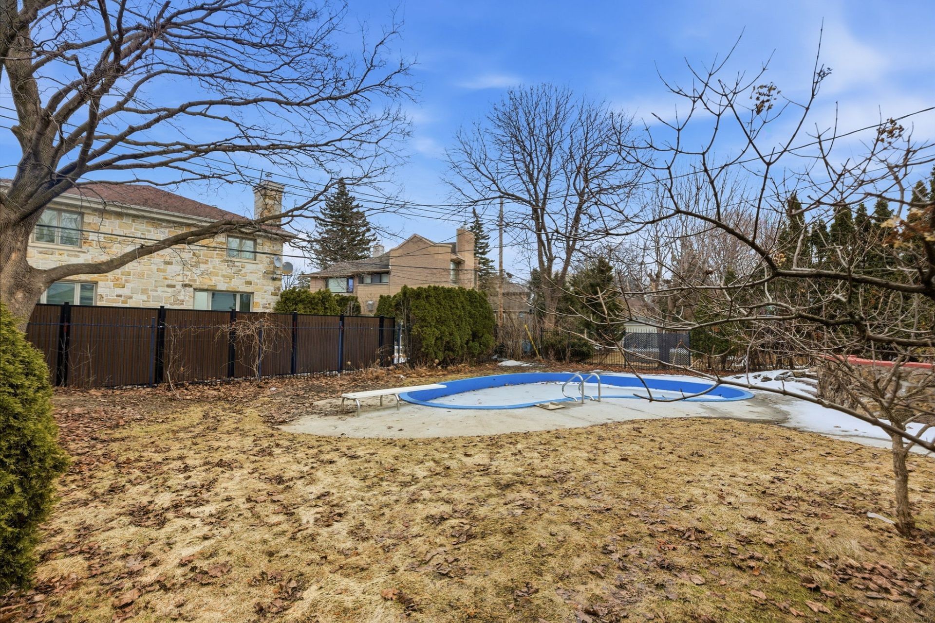 Cour - 138 Av. Highfield, Mont-Royal, QC - Outdoor With In Ground Pool With Backyard
