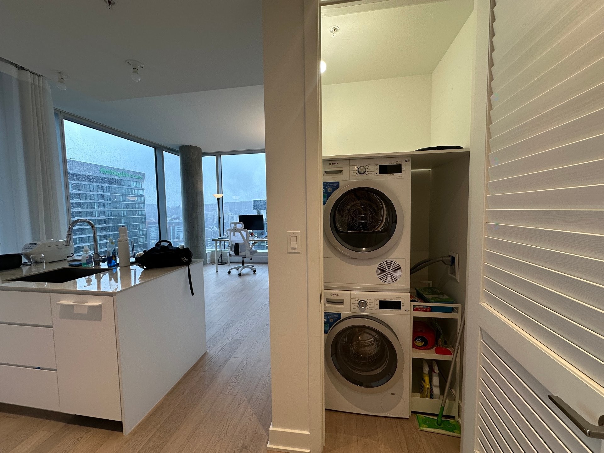 Salle de lavage - 3510-1020 Rue De La Montagne, Montréal (Ville-Marie), QC - Indoor Photo Showing Laundry Room